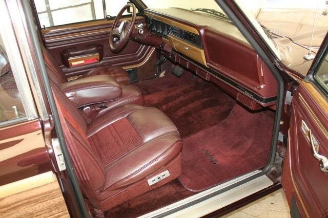 Used 1989 Jeep Grand Wagoneer image 8