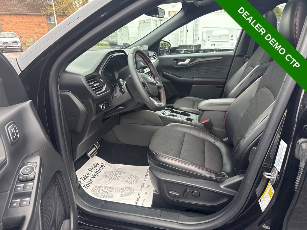 Used 2024 Ford Escape ST-Line Select w/ Tech Pack #2 AWD/4WD image 12