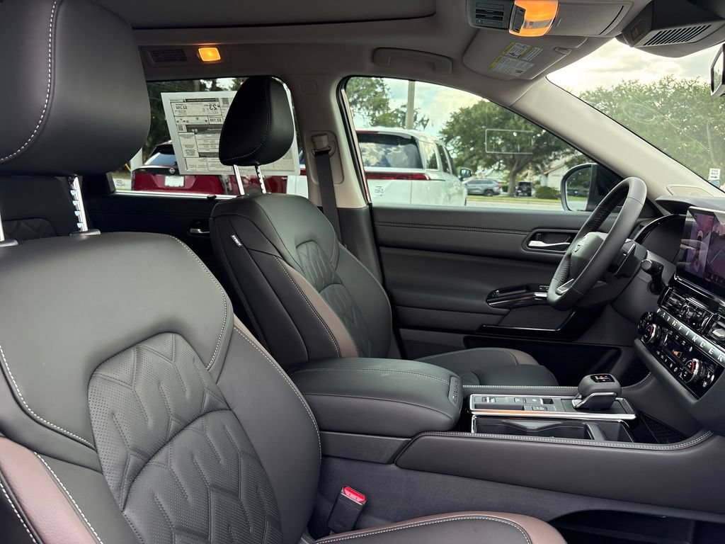 New 2026 Nissan Pathfinder Platinum FWD image 28