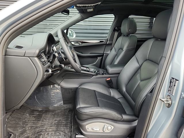 New 2026 Porsche Macan AWD/4WD image 21