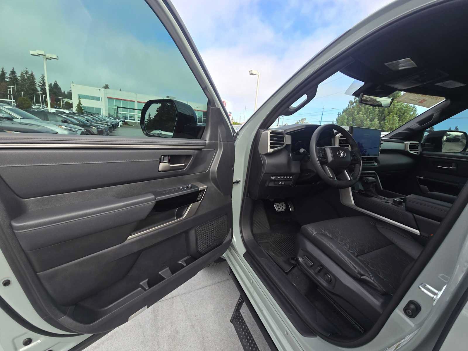 Certified 2025 Toyota Tundra Limited AWD/4WD image 20