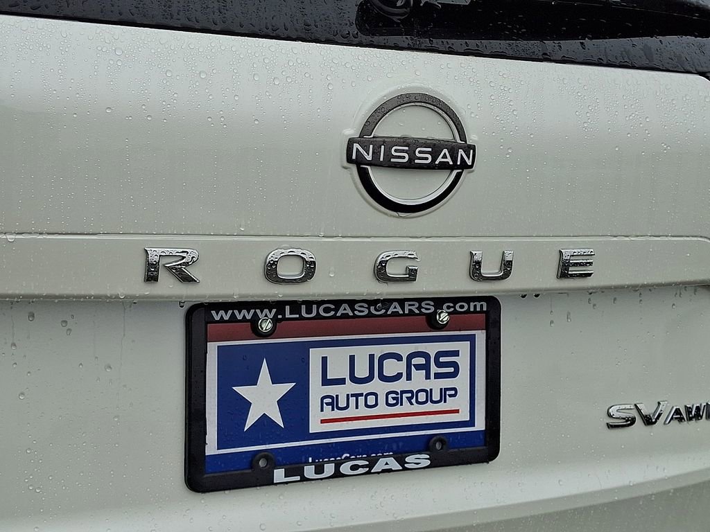 Used 2023 Nissan Rogue SV image 32