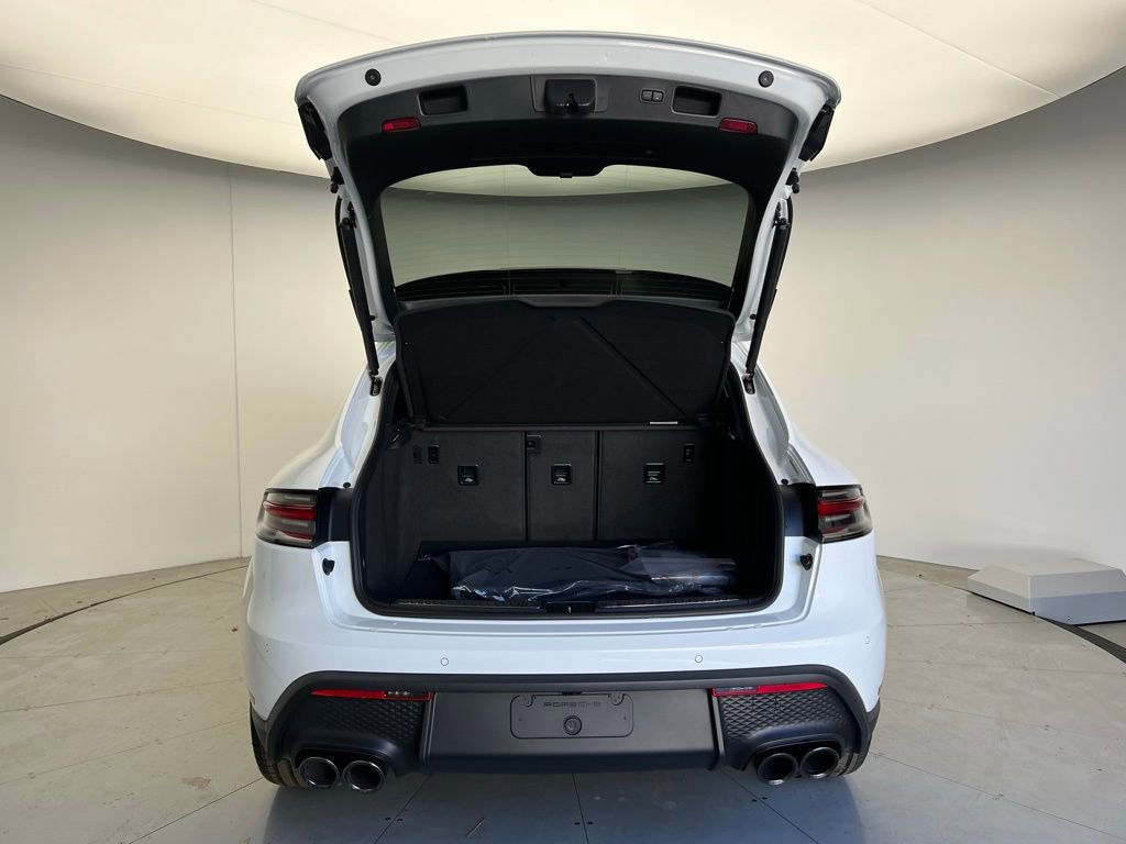 Certified 2026 Porsche Macan AWD/4WD image 20