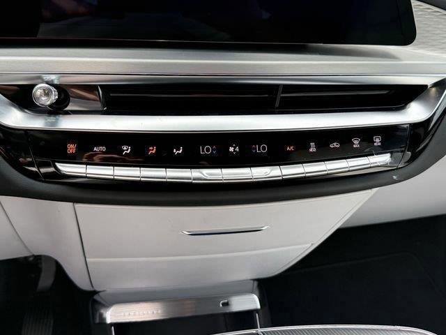 New 2025 Cadillac Lyriq Luxury image 30