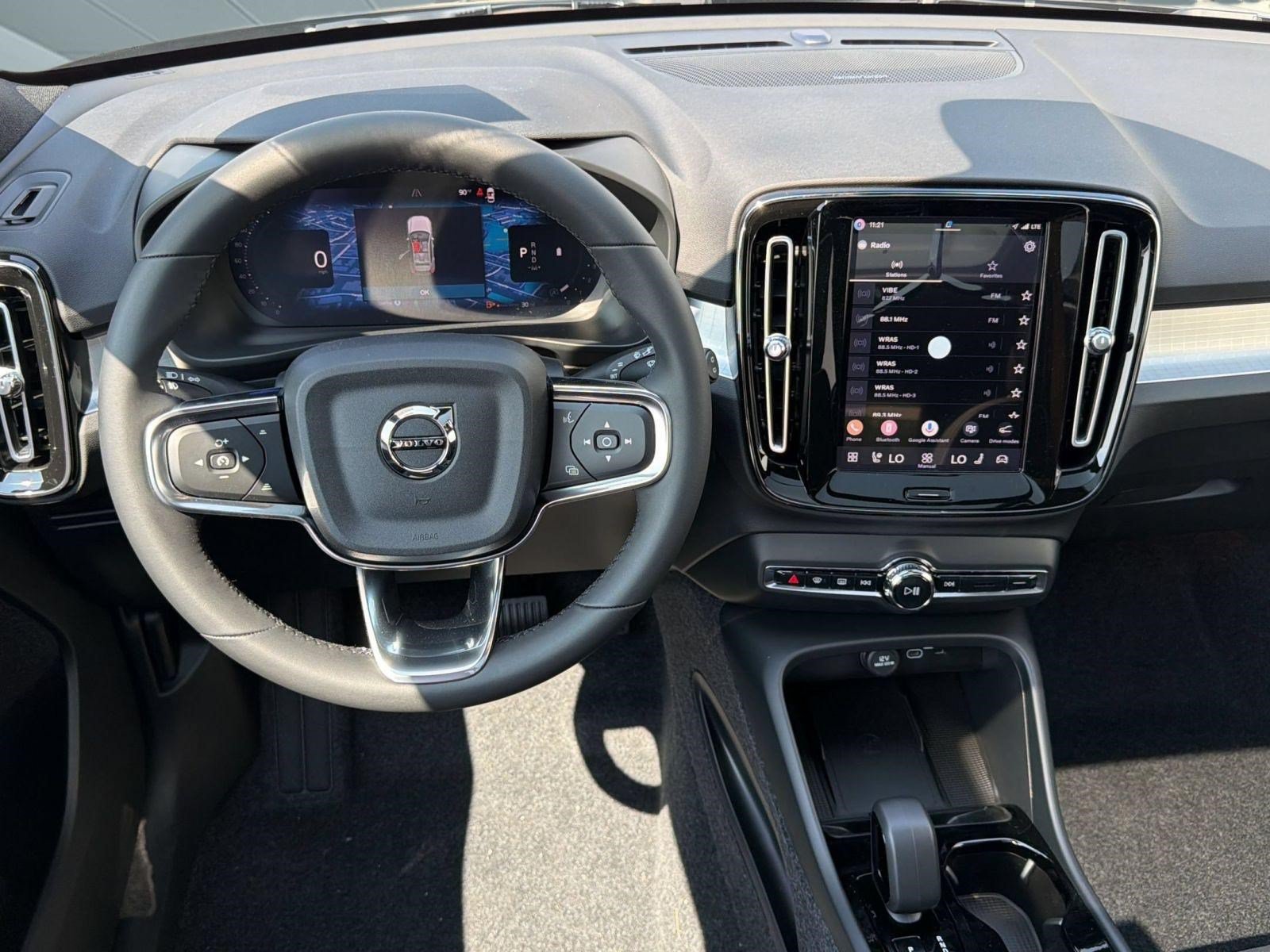 New 2026 Volvo XC40 B5 Ultra w/ Protection Package Premier AWD/4WD image 29