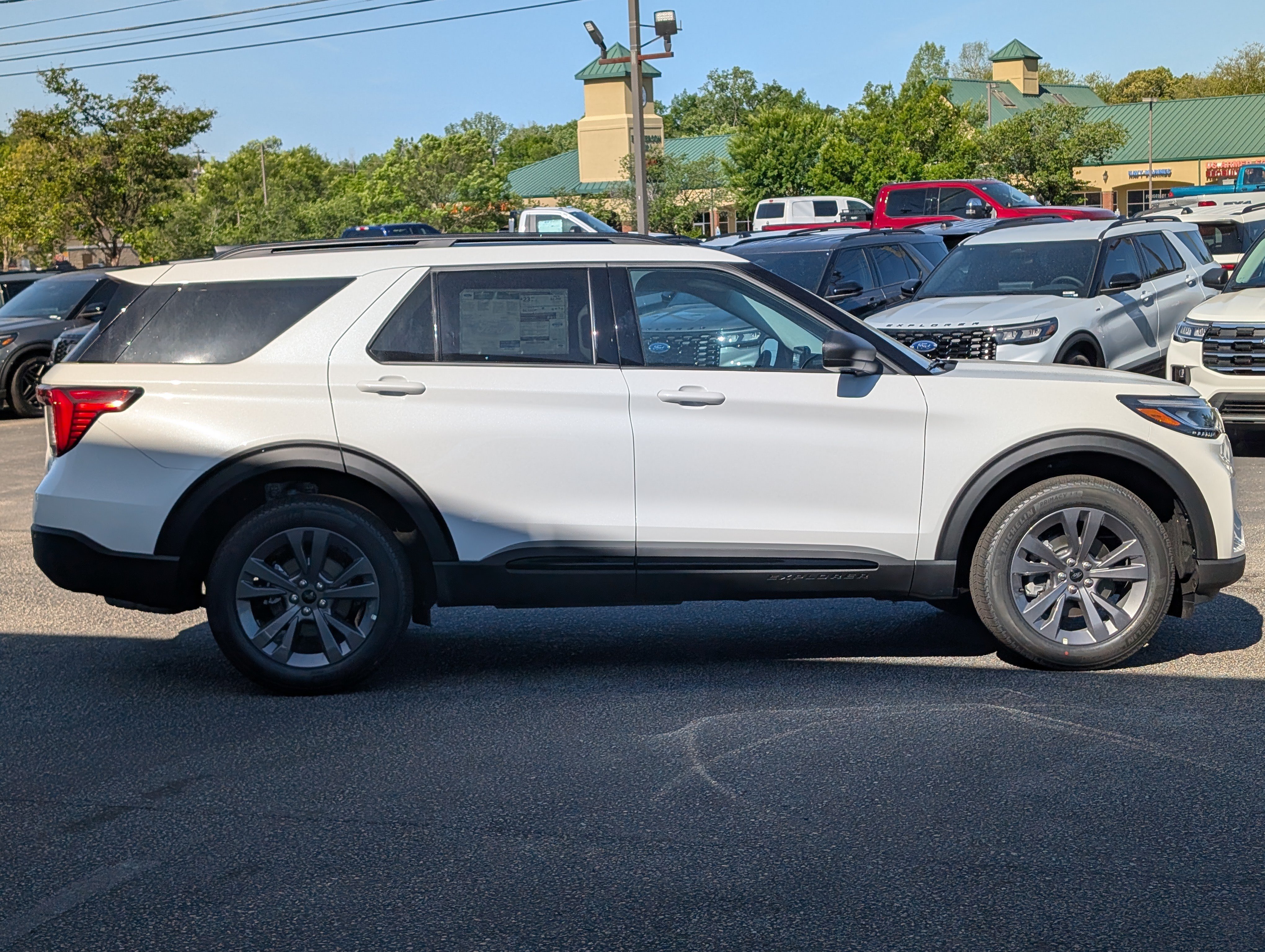 New 2026 Ford Explorer Active w/ Active Comfort Package AWD/4WD image 8