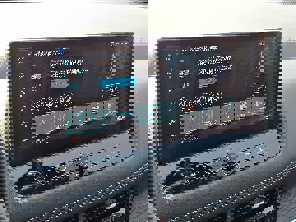 Used 2024 Nissan Rogue Platinum w/ Platinum Premium Package image 18