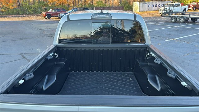 Used 2018 Toyota Tacoma TRD Sport image 31