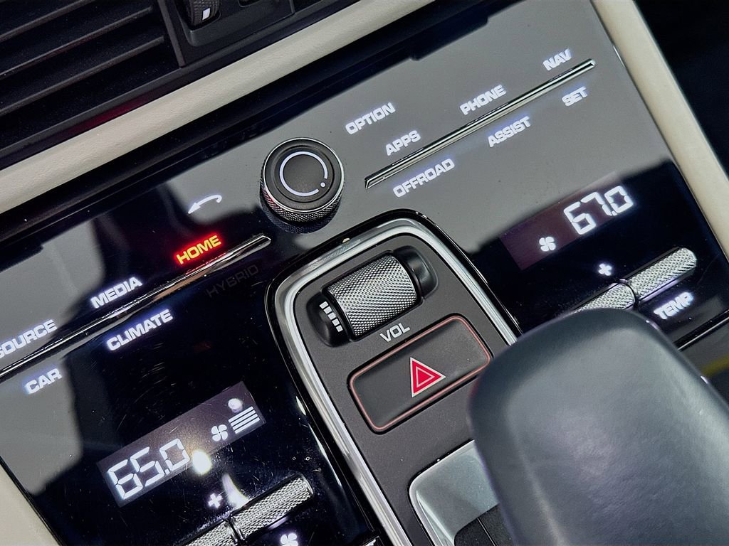 Certified 2019 Porsche Cayenne AWD/4WD image 17