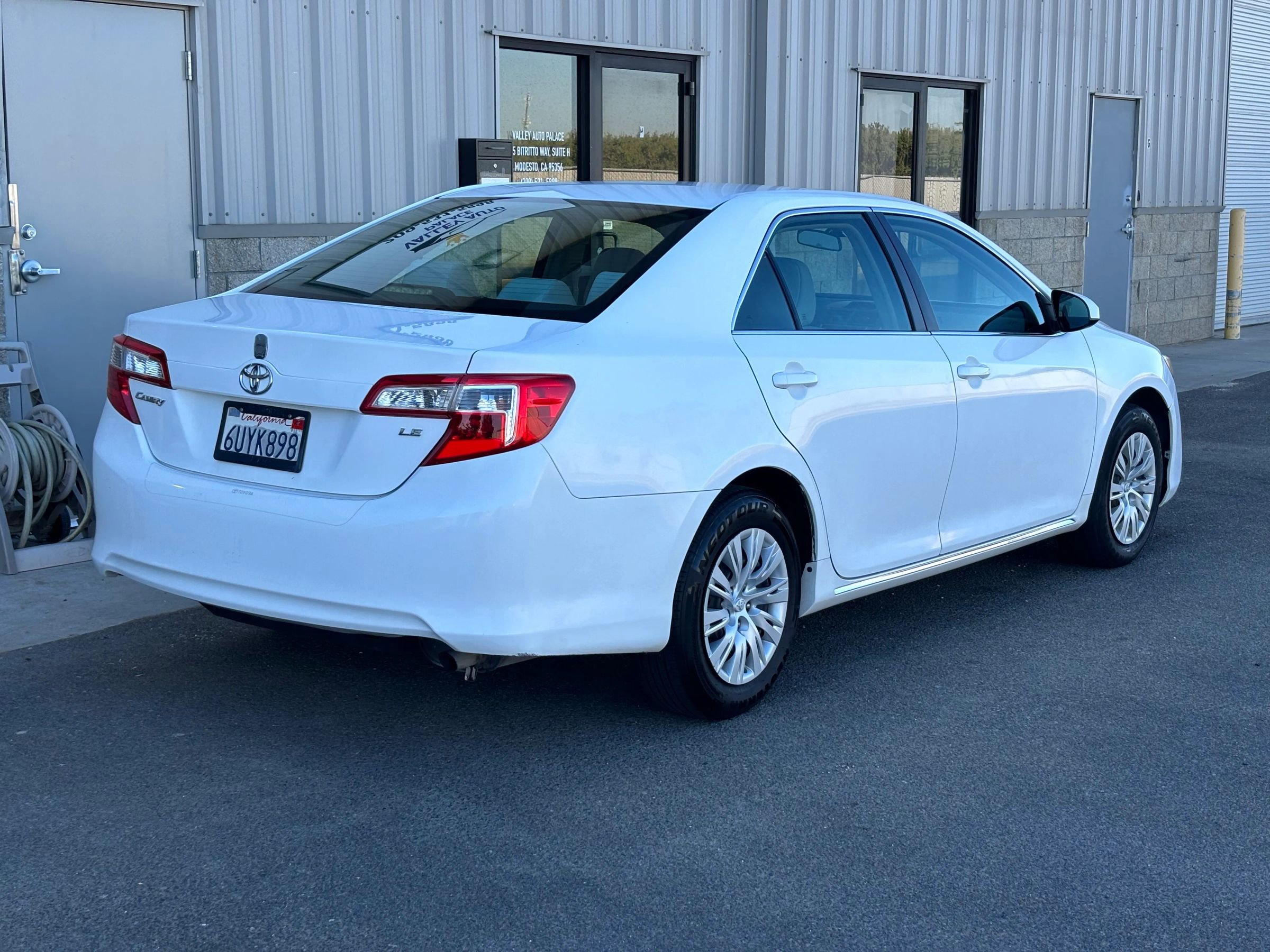 Used 2012 Toyota Camry LE image 3