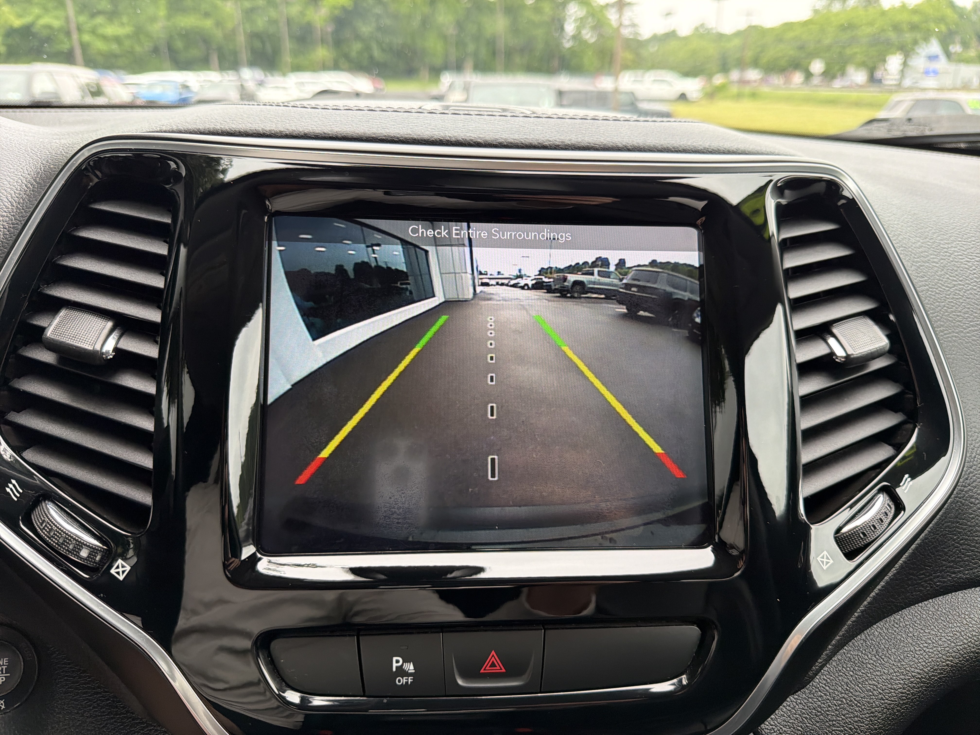Used 2019 Jeep Cherokee Limited AWD/4WD image 25