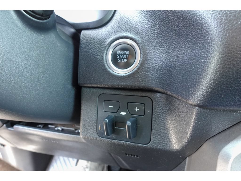 Used 2022 Toyota Tundra SR5 w/ SR5 Premium Package AWD/4WD image 24