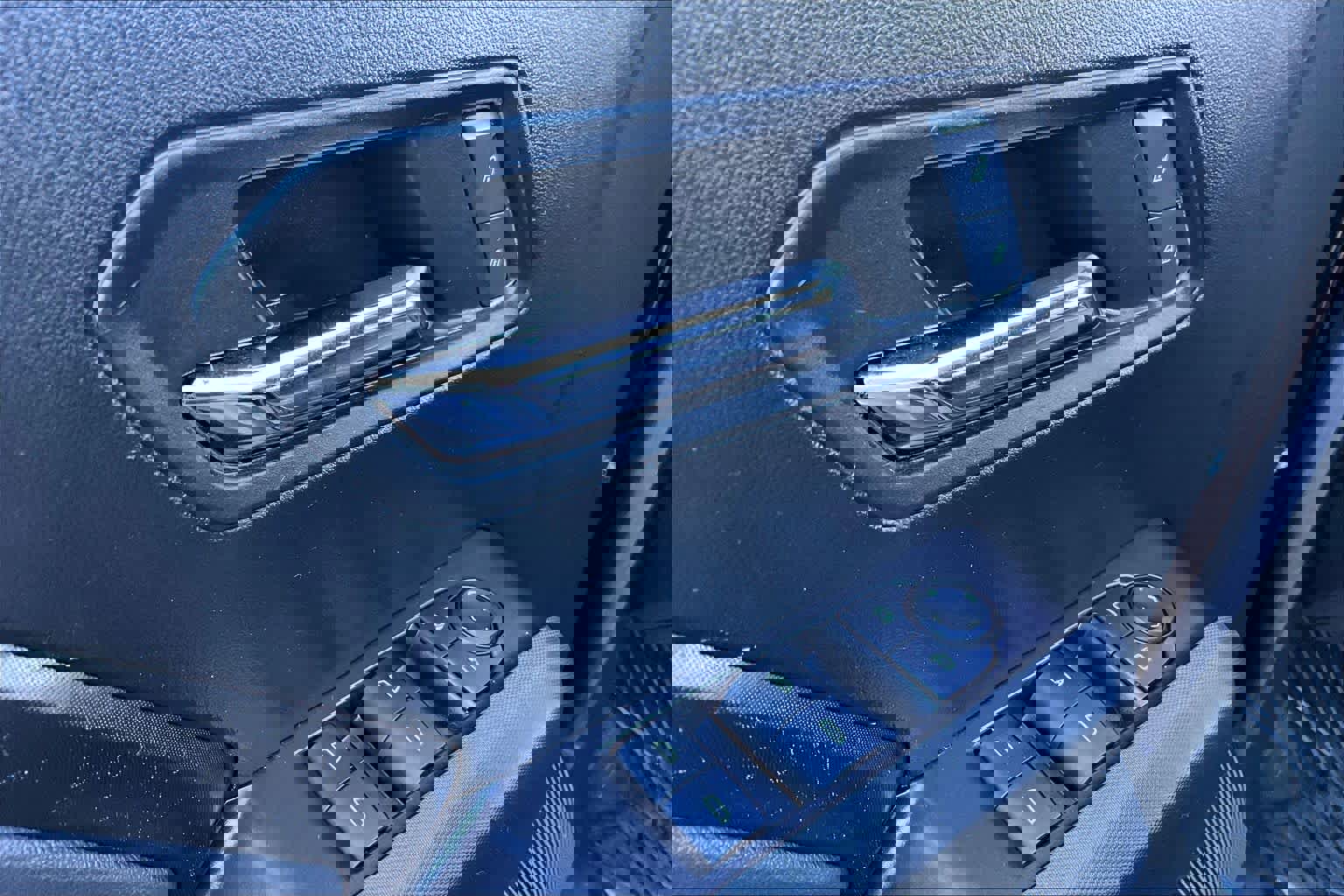 Used 2024 Chevrolet Colorado LT w/ LT Convenience Package III image 30