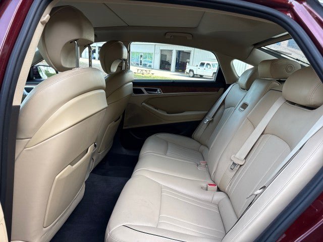 Used 2015 Hyundai Genesis 5.0 w/ Option Group 05 RWD image 35