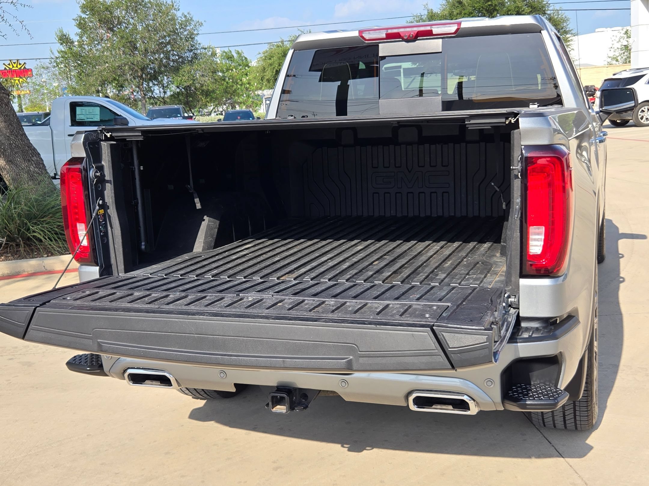 Certified 2025 GMC Sierra 1500 Denali Ultimate AWD/4WD image 26