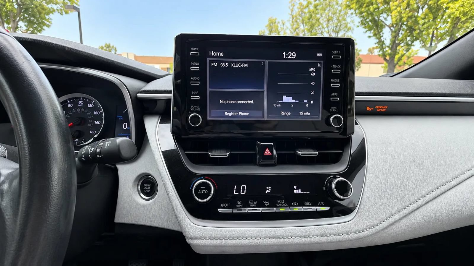 Used 2019 Toyota Corolla SE w/ Carpet Mat Package FWD image 18