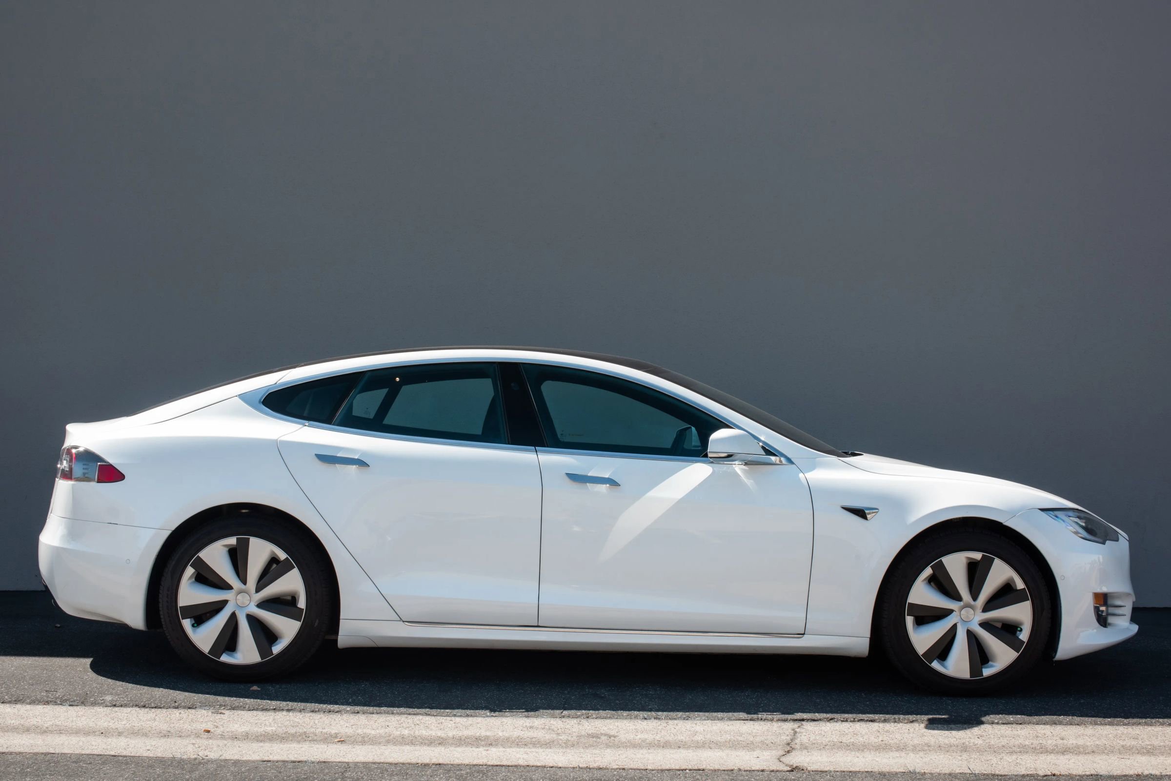 Used 2021 Tesla Model S Long Range Plus image 7