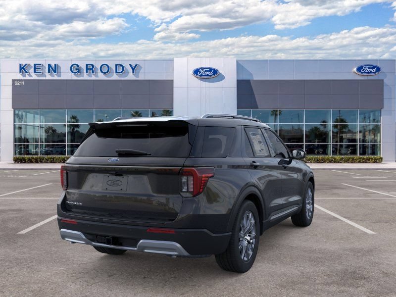 New 2026 Ford Explorer Platinum RWD image 8