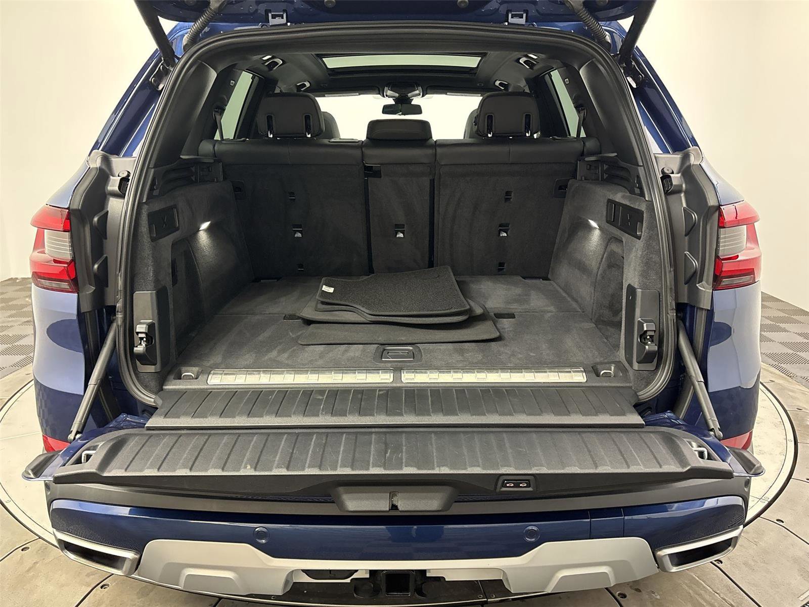 Used 2022 BMW X5 xDrive45e w/ Climate Comfort Package image 21