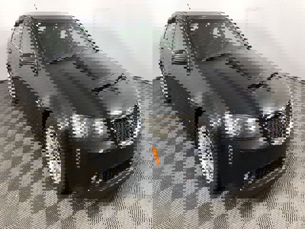 Used 2009 Pontiac G8 image 2