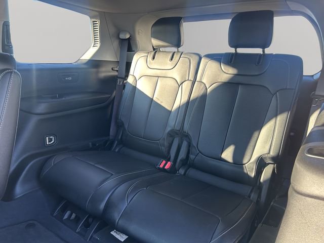 Used 2023 Jeep Grand Cherokee L Limited w/ Trailer Tow Group (B) image 15