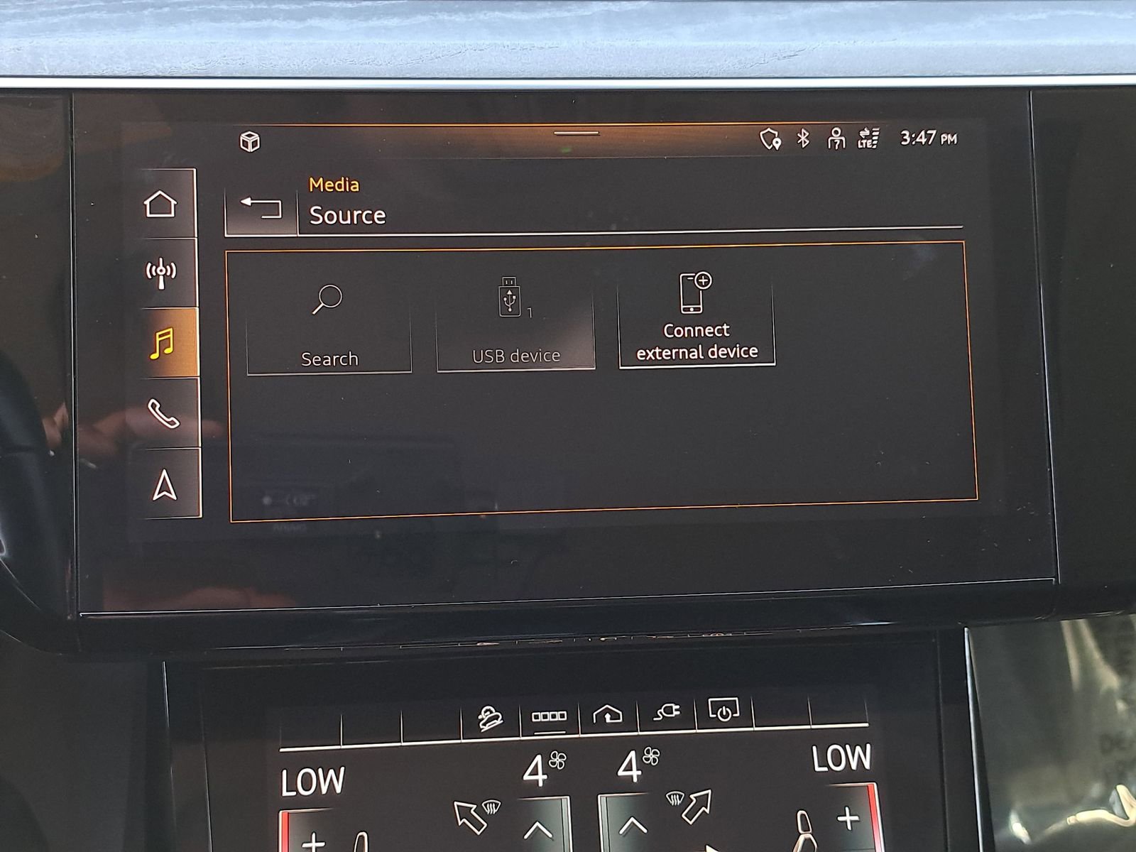 Used 2024 Audi Q8 e-tron Premium AWD/4WD image 23