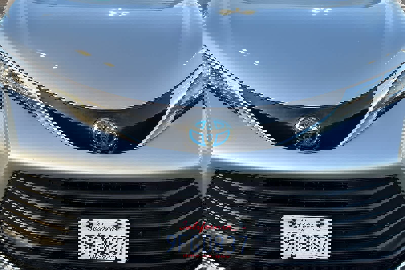 Used 2023 Toyota Sienna XLE image 12