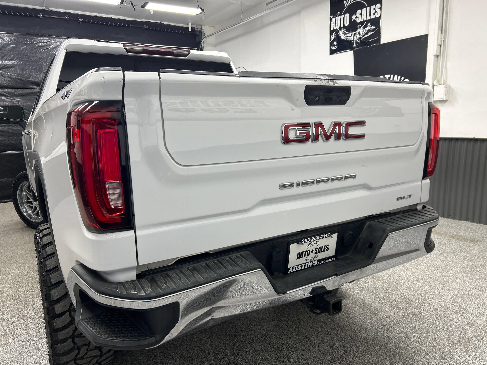 Used 2019 GMC Sierra 1500 SLT w/ Max Trailering Package AWD/4WD image 5