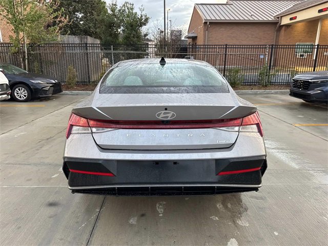 Used 2025 Hyundai Elantra Limited image 6
