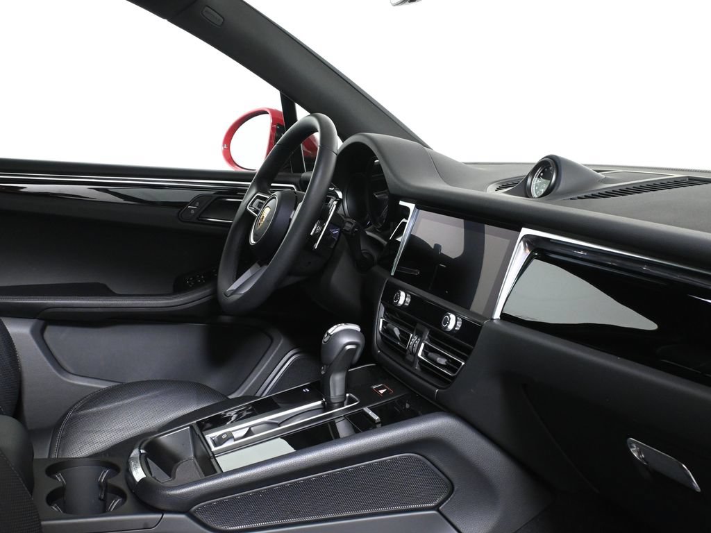 Used 2026 Porsche Macan S AWD/4WD image 38