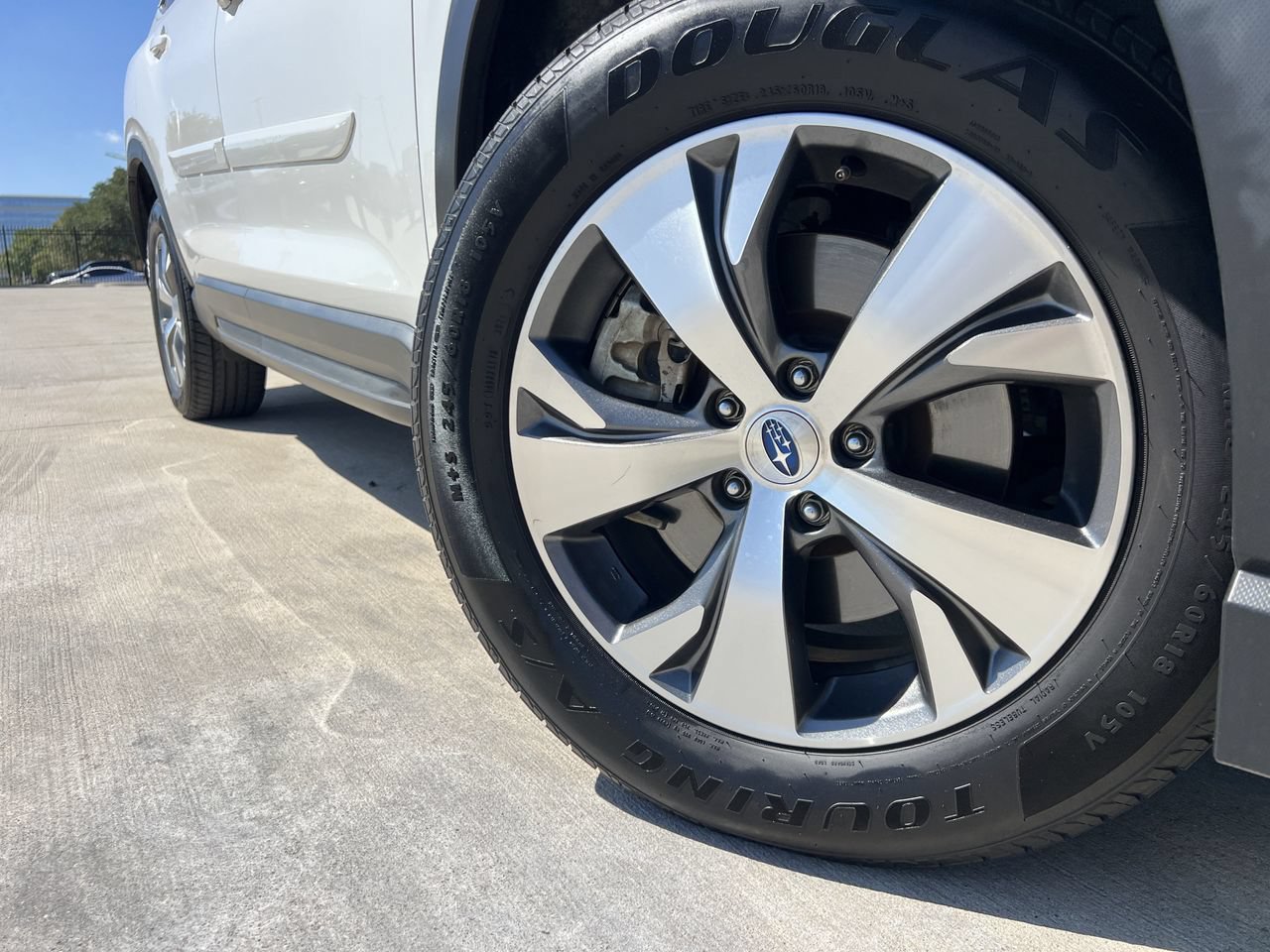 Used 2023 Subaru Ascent Premium w/ Convenience Package AWD/4WD image 6