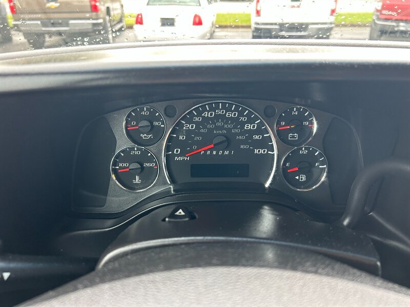 Used 2013 Chevrolet Express 2500 RWD image 17