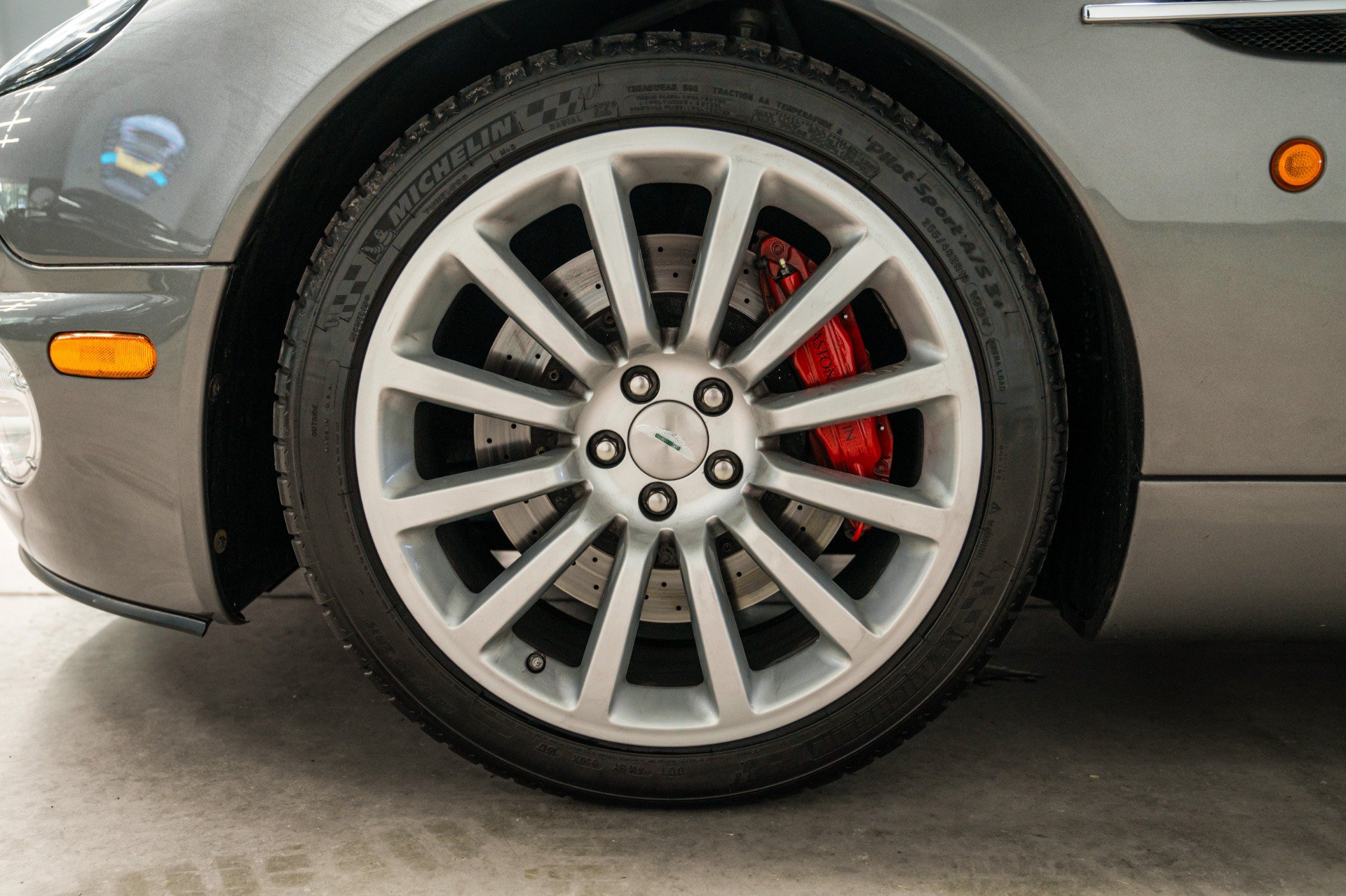 Used 2003 Aston Martin Vanquish RWD image 9