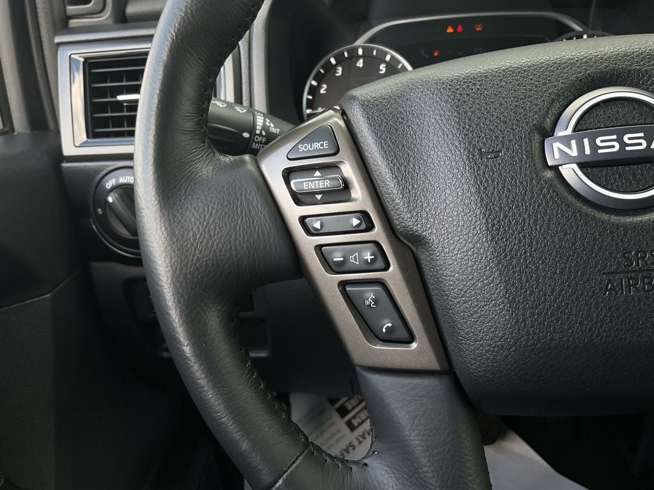 Used 2024 Nissan Titan SV w/ SV Bronze Edition Package RWD image 34