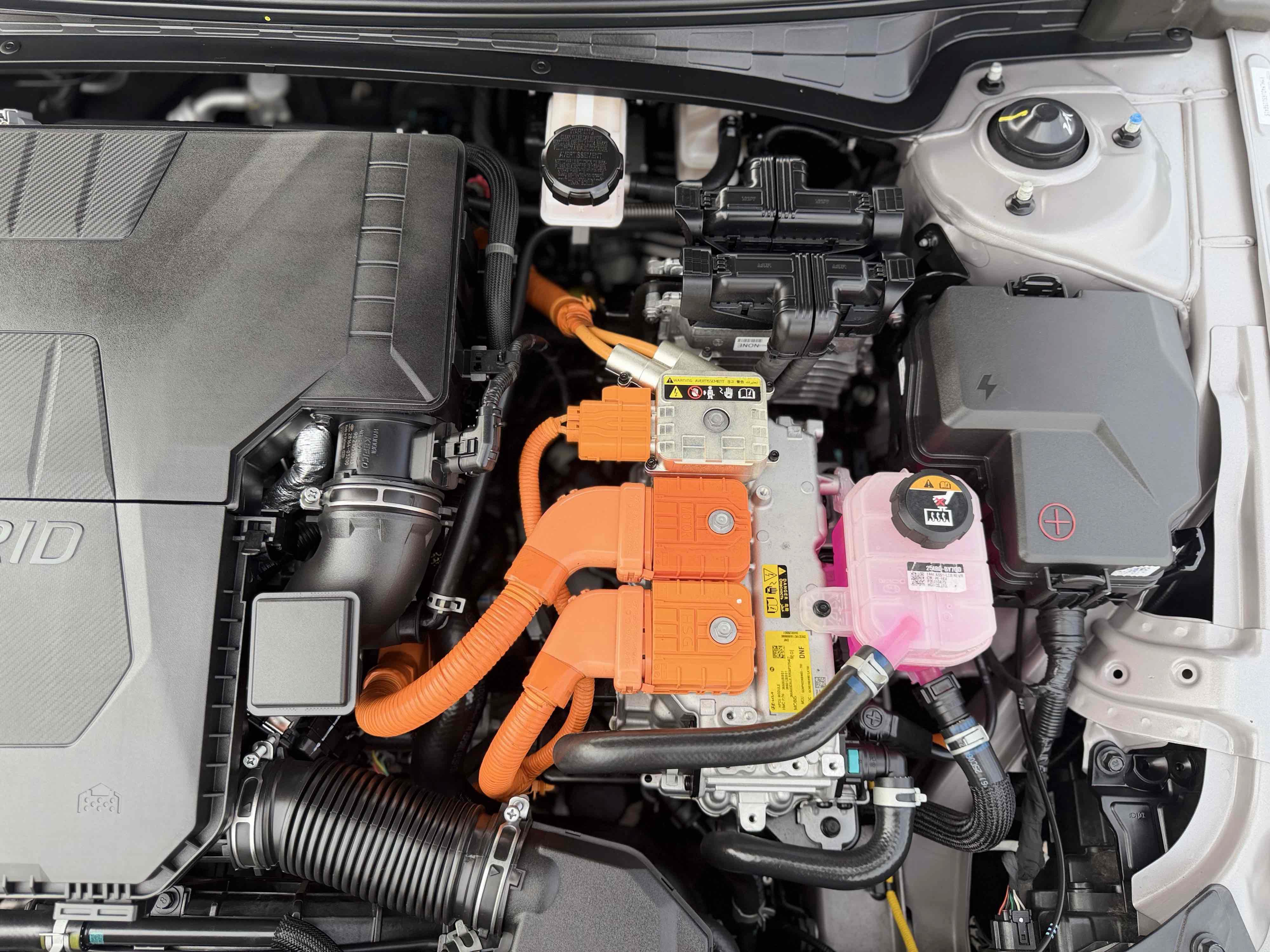 Used 2025 Hyundai Elantra Limited FWD image 31