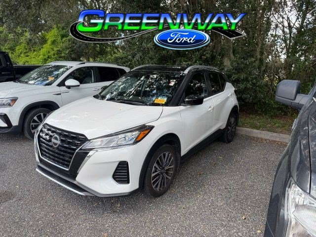 Used 2024 Nissan Kicks SV FWD image 1