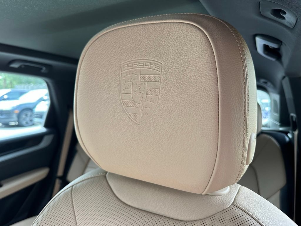 Certified 2025 Porsche Cayenne S AWD/4WD image 23