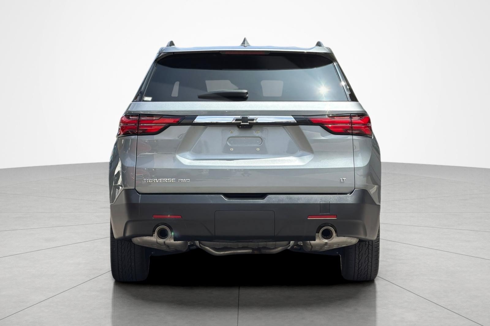 Used 2023 Chevrolet Traverse LT w/ Rear Camera Mirror Package AWD/4WD image 4