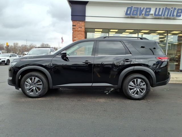 Used 2025 Nissan Pathfinder SV AWD/4WD image 15