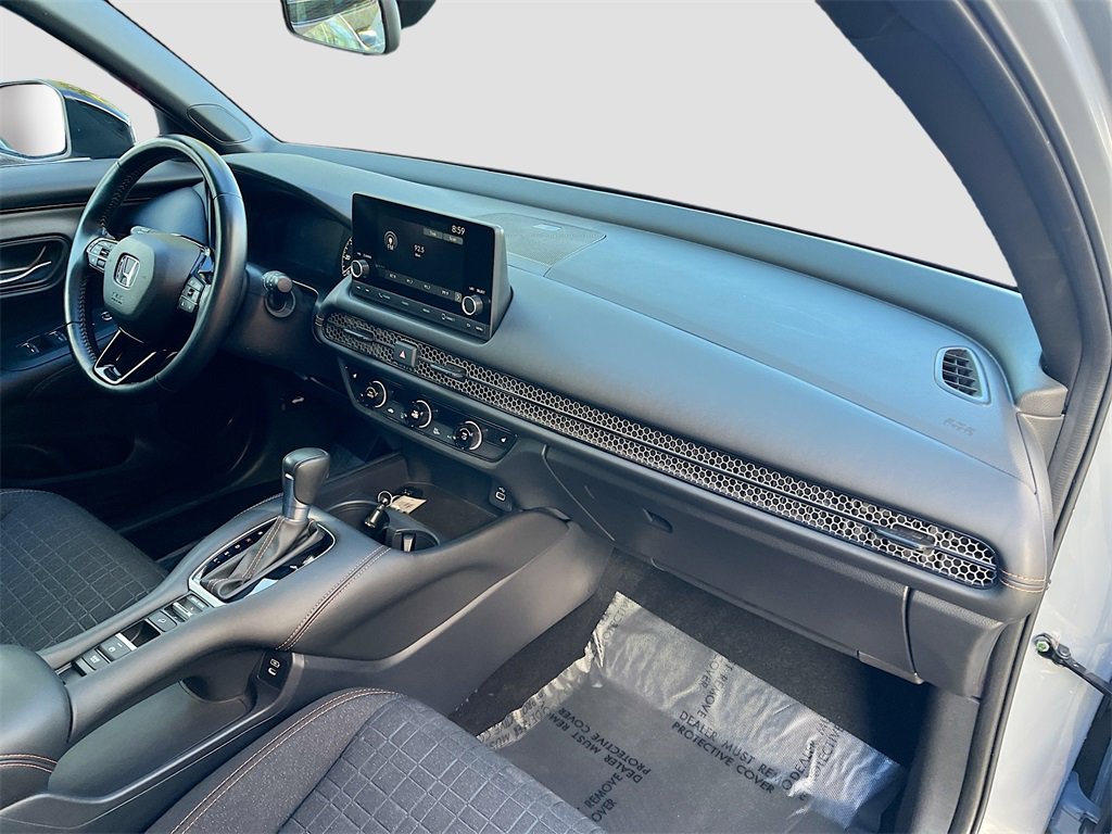 Used 2025 Honda HR-V Sport image 28