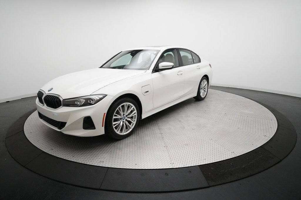 Used 2023 BMW 330e xDrive w/ Driving Assistance Package AWD/4WD image 1