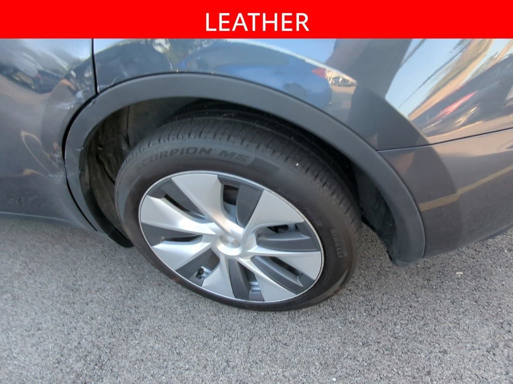 Used 2023 Tesla Model Y Long Range AWD/4WD image 5
