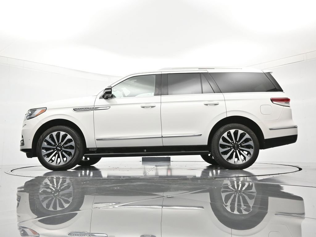 Used 2024 Lincoln Navigator Reserve image 46