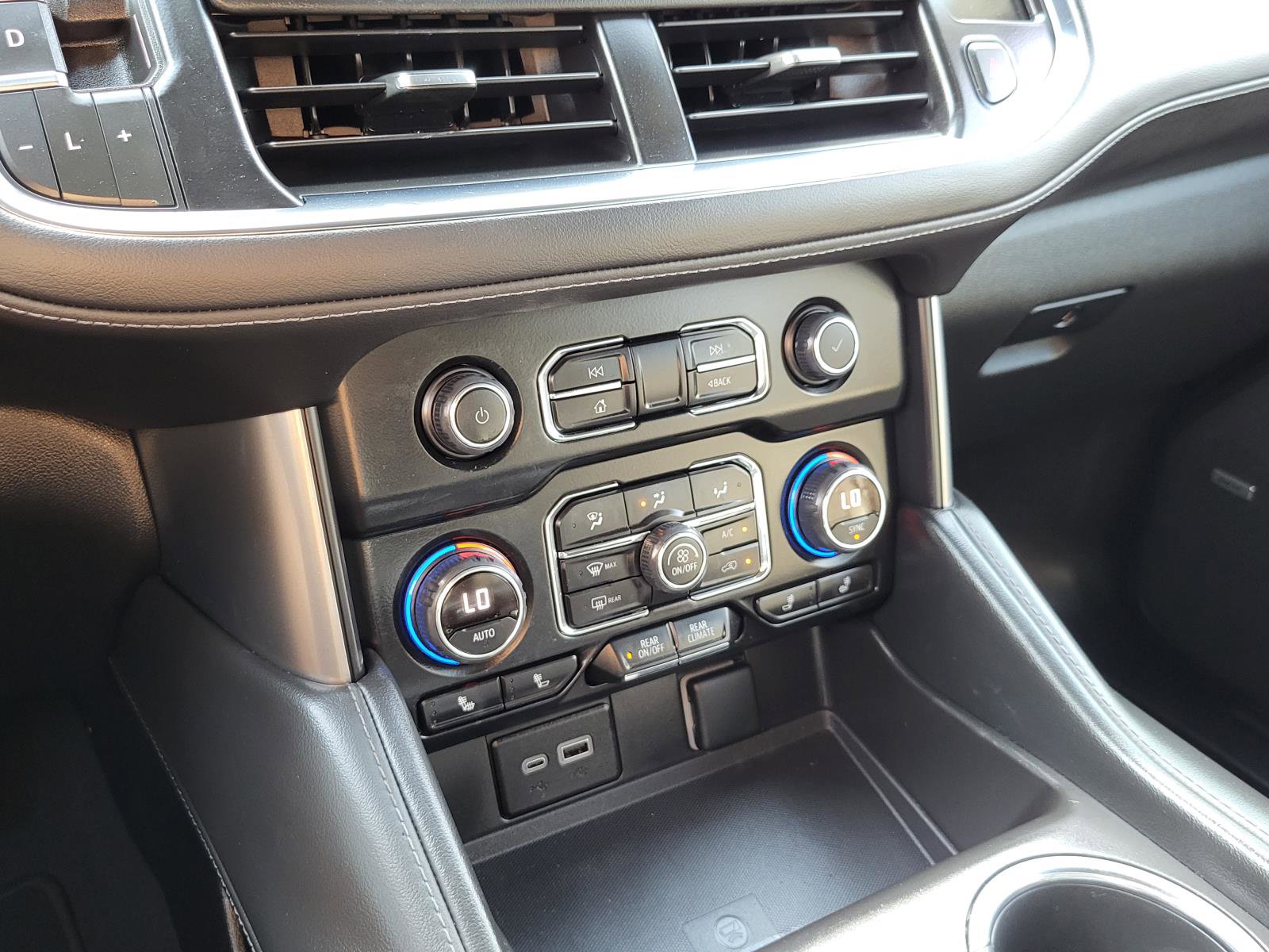 Used 2023 Chevrolet Tahoe Z71 w/ Luxury Package AWD/4WD image 29
