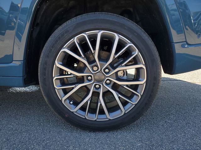 New 2026 Jeep Grand Cherokee Summit image 12