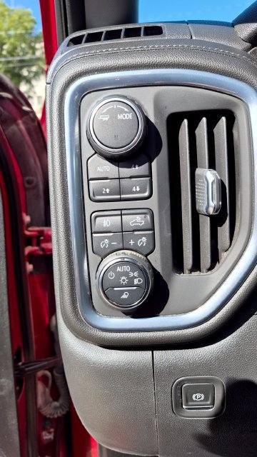 Used 2021 Chevrolet Silverado 1500 LT Trail Boss w/ Convenience Package II AWD/4WD image 17