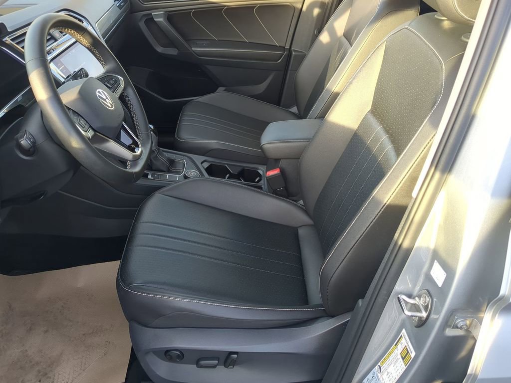 Used 2022 Volkswagen Tiguan SE image 12