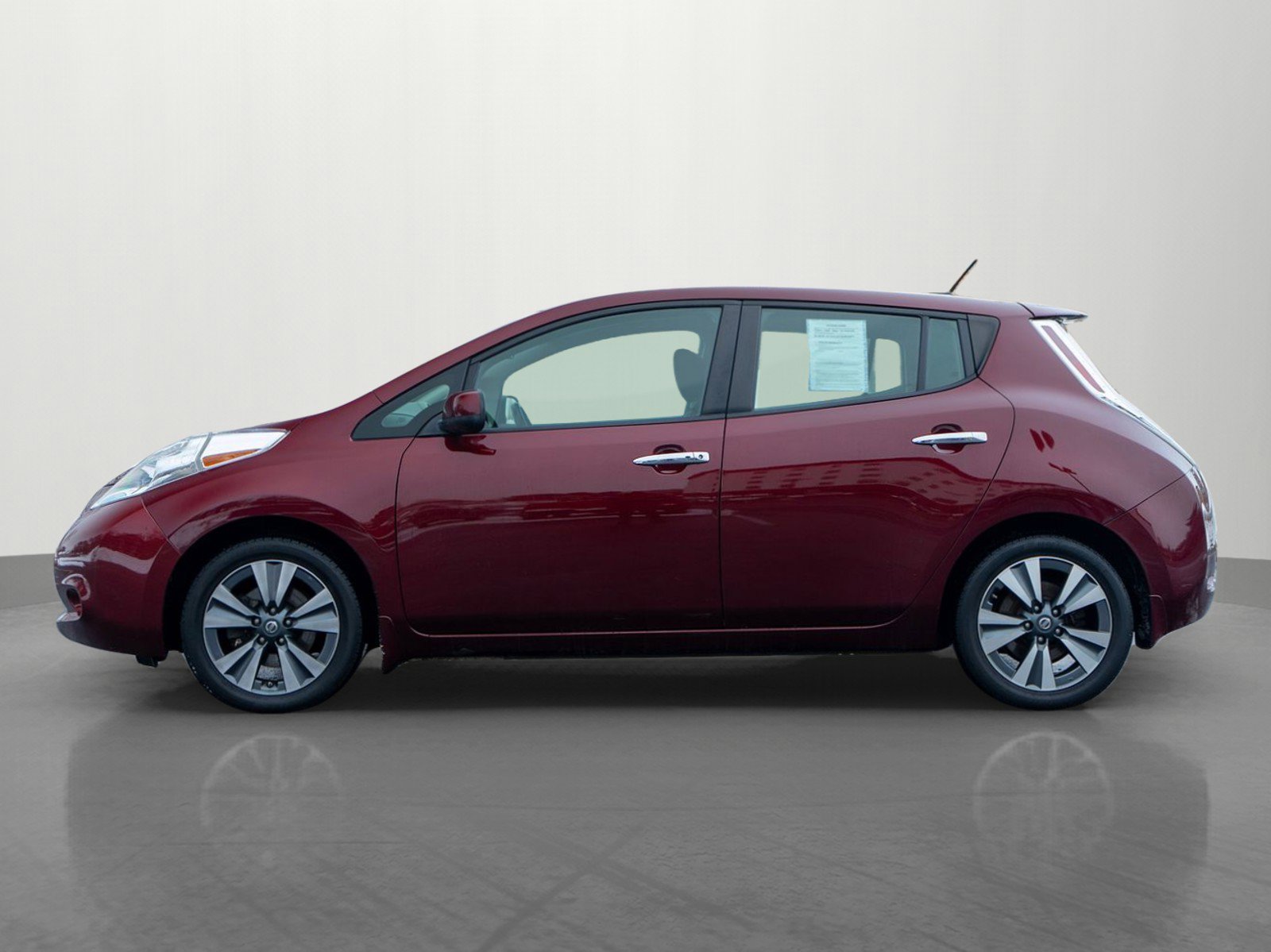 Used 2016 Nissan Leaf SV image 4
