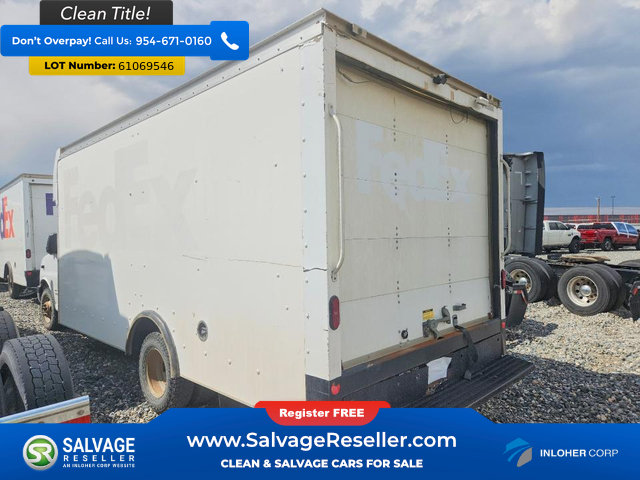 Used 2021 Chevrolet Express 4500 Extended w/ Power Convenience Package RWD image 3