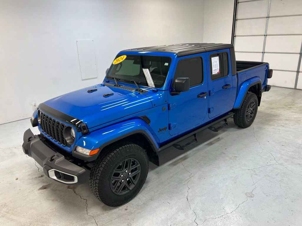 Used 2024 Jeep Gladiator Sport image 5